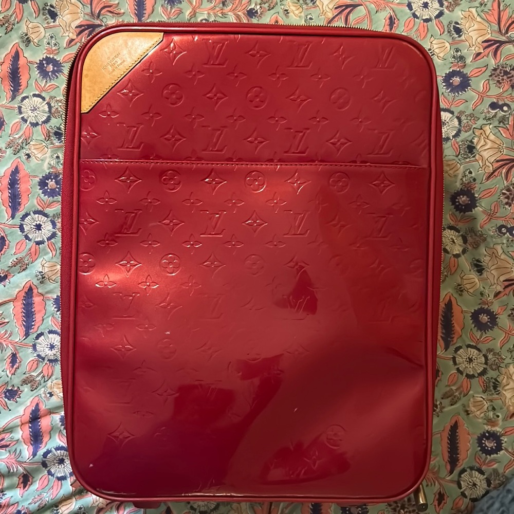 Beautiful Rare LV Vernis carry on! This beauty makes travel a dream! ❤️